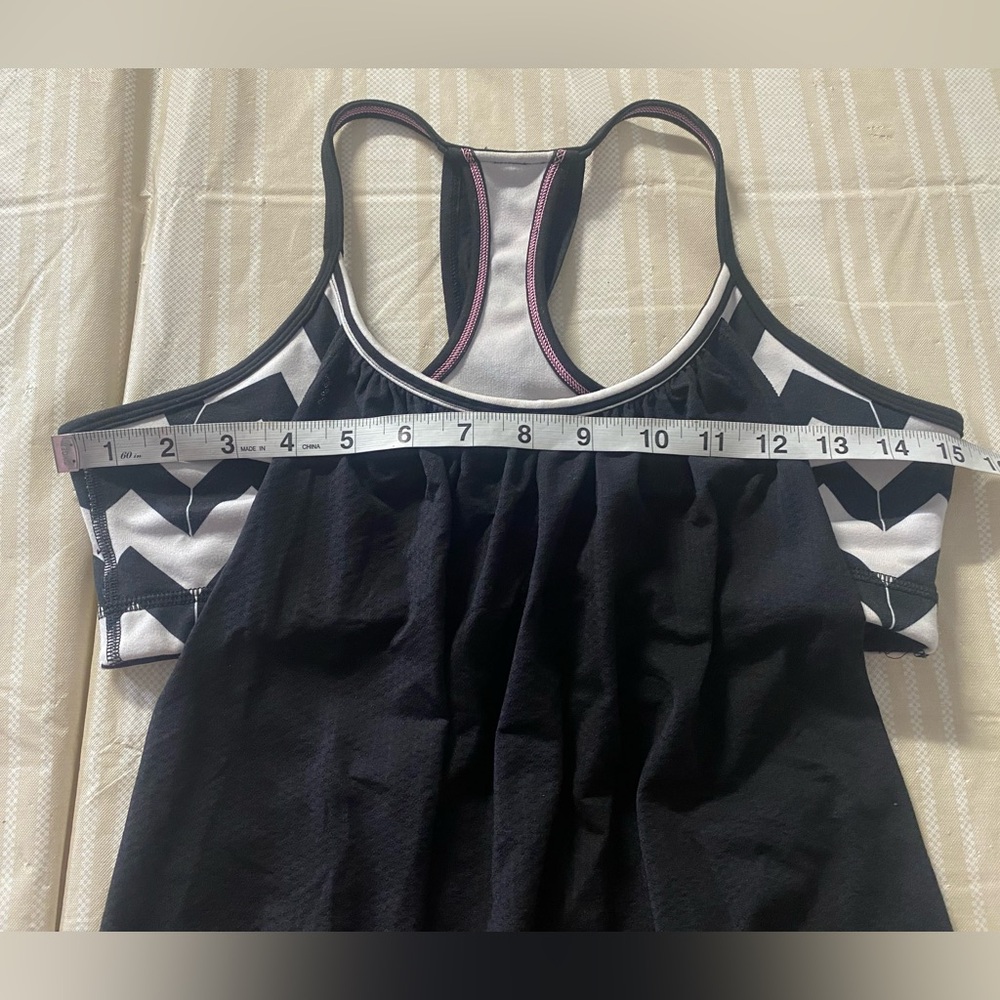 lululemon athletica No Limit Arrow Chevron Black & white Athletic tank top SZ8 - Picture 7 of 8